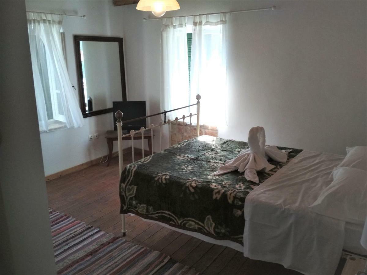 River House Maria Lefkímmi Eksteriør billede